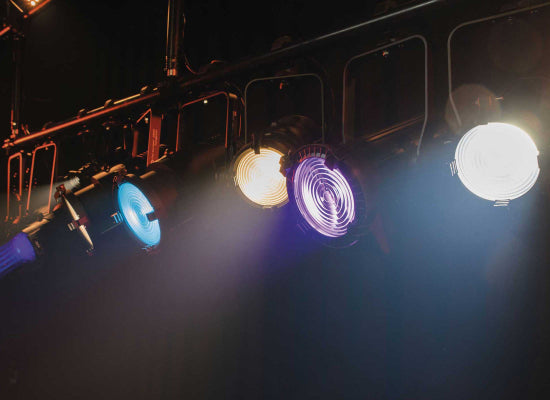 Showtec Performer 1000 LED MKII Fresnel Linsenscheinwerfer, WW
